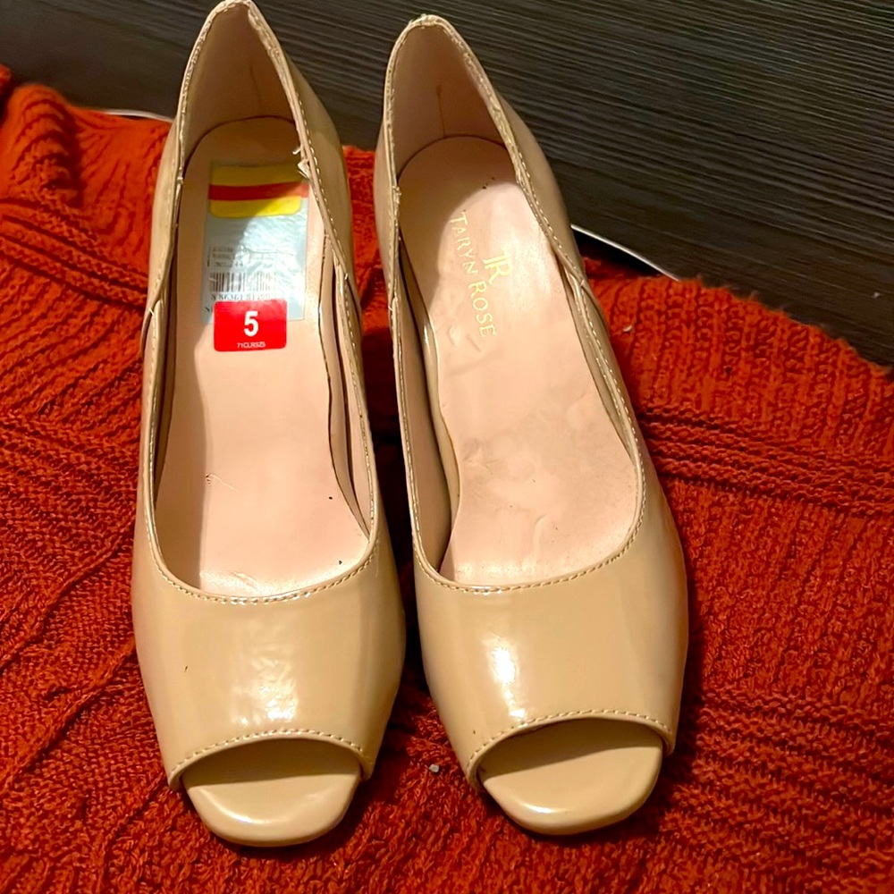 Taryn Rose. Size 5 Heel Size-3